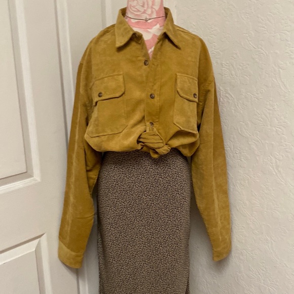 Welcome To My Closet 🤎 - Picture 10 of 16